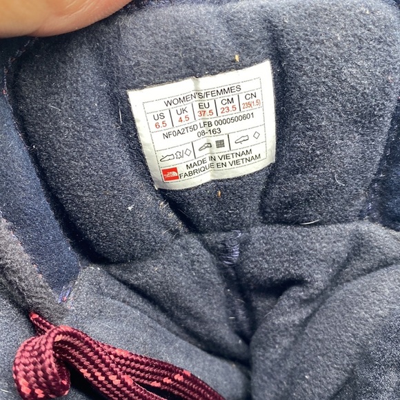 Womens North face winter boots size 6.5 check them out very nice thanks 🙏 - Picture 11 of 12